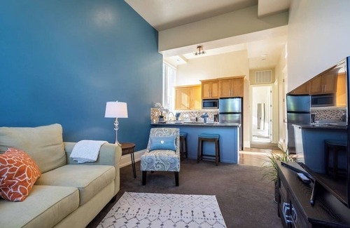 Central Business District Apartment | Downtown Provo Luxury Apartment (Unit #6)