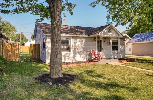 Russells Point House | Downtown Russells Point Cottage Near Indian Lake!