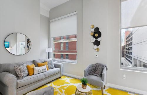 Downtown Cincinnati Apartment | Downtown Stroll to the Bengals