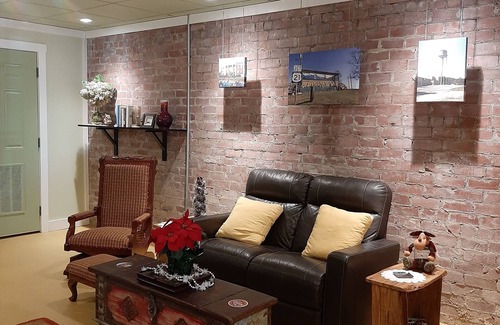 Sparta Apartment | Downtown studio apartment walking distance to restaurants and shops