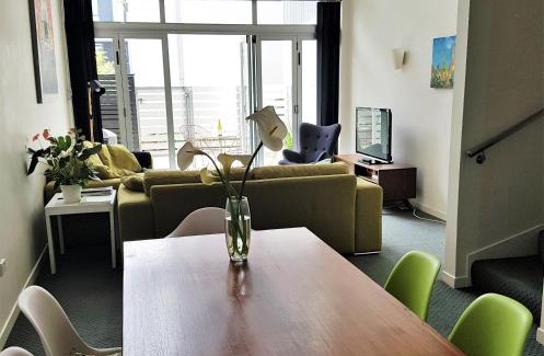 Auckland Central Business District Apartment | Downtown Townhouse Special