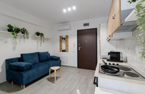 Vitan Apartment | Downtown Urban Studio w Balcony Vol 3