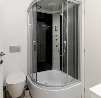 Vitan Apartment | Downtown Urban Studio w Balcony Vol 3