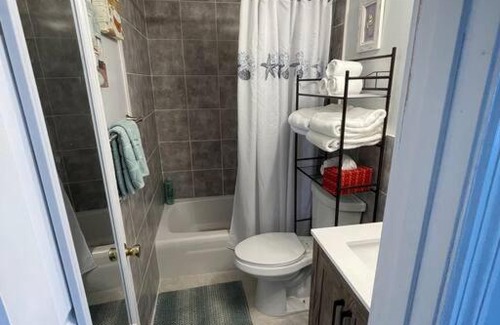 Southside Apartment | Downtown W. Palm, 2nd Story Sun Deck, near Beach!