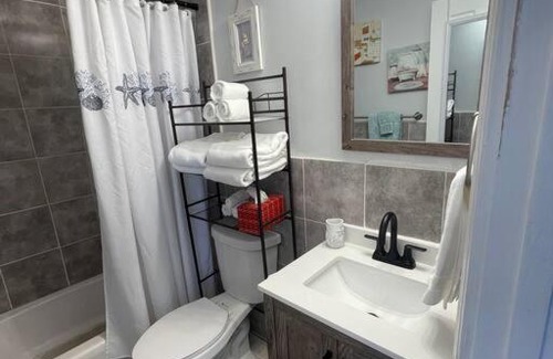 Southside Apartment | Downtown W. Palm, 2nd Story Sun Deck, near Beach!