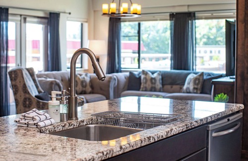 Revelstoke Apartment | Downunder Mountain Retreat