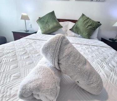 Simon Bolivar Apartment | Dpto cerca de Aeropuerto con piscina y zona de trabajo