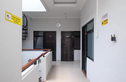 Banjarsari Hotel | DR Living Syariah Solo Mitra RedDoorz
