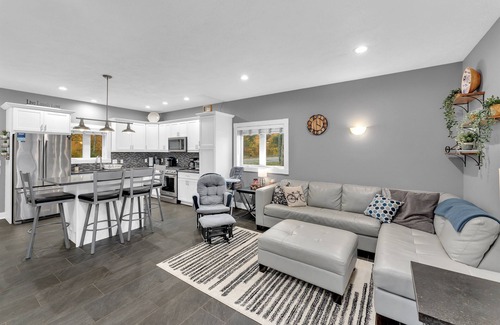 White Cloud House | Dragon House-By Hardy Dam-Hot Tub!