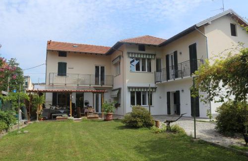 Angera Apartment | Dragonfly Appartamento Blu