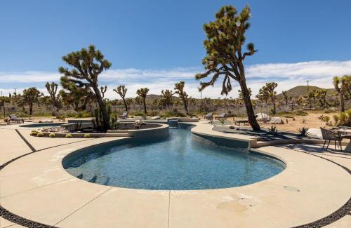 Yucca Valley House | Dragonfly by Fieldtrip Luxe Oasis w Resort Pool