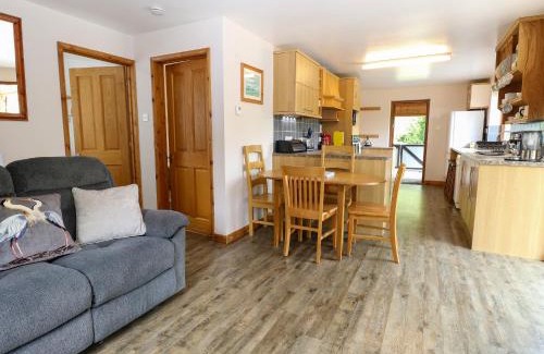 East Dereham House | Dragonfly Lodge