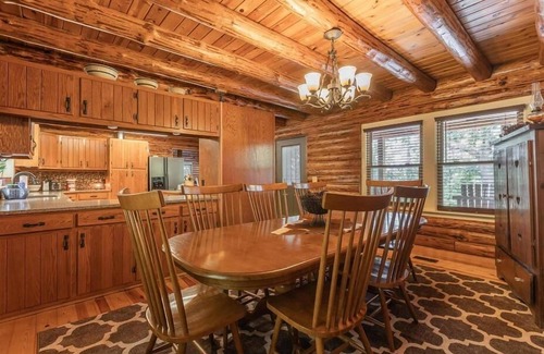 Camden County Bed & Breakfast | Dragonfly Meadows Log Cabin
