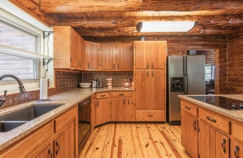 Camden County Bed & Breakfast | Dragonfly Meadows Log Cabin