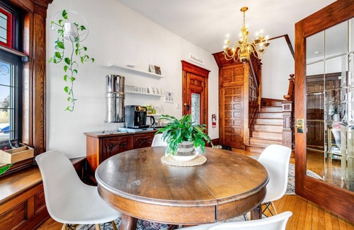 Leamington House | Dream BNB Retreat House