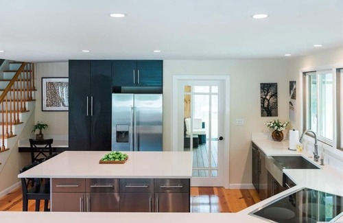 East Chatham House | Dream getaway - mtn views, ski, pool, BBQ, Firepit, Kid friendly, Lakes, WFH