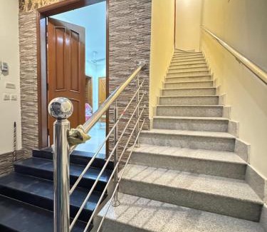 Clifton House | Dream home 2 & 4 bedroom Family house