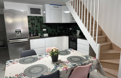 Villejuif House | Dream House Paris-5 Chambres - 2sdb- 7 Personnes- Jardin et Terasse-au Calme