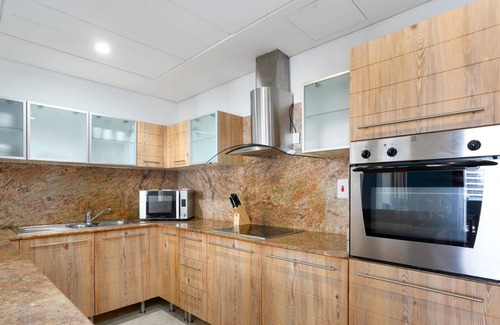 Bur Dubai Apartment | Dream Inn - Deluxe Two Bedroom Apartment with Balconyn