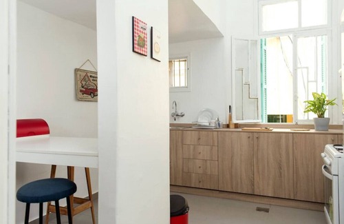 Beirut Apartment | Dream Location Apartment, 24/7 Power