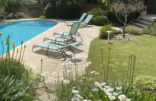 Puyvert Villa | Dream villa in Puyvert Air-conditioned house with swimming pool, enclosed garden