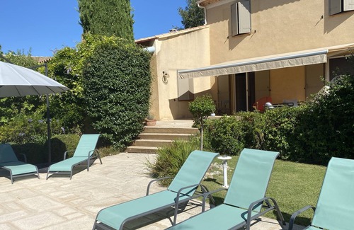 Puyvert Villa | Dream villa in Puyvert Air-conditioned house with swimming pool, enclosed garden