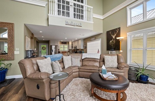 La Follette Villa | Dream Villa is the perfect vacation escape. enjoy water sports, golf and just relaxation!