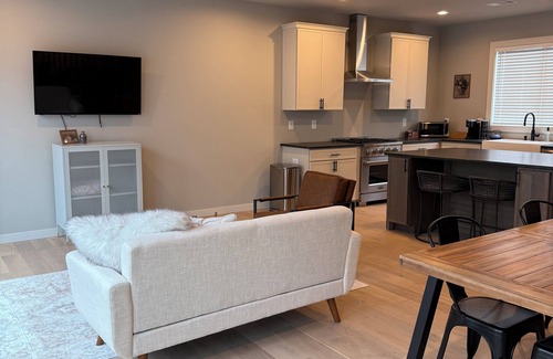 Easley House | DreamCatcher Dwelling - 2 Bed 2.5 Bath downtown Easley, SC, Clemson, Greenville