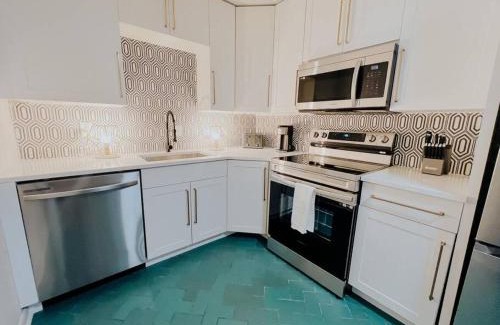 Lockeland Springs Apartment | Dreami Stays East Nashville - 2BR Retreat with Cozy Patio and Mini Golf