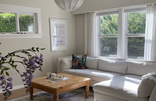 Port Moody House | Dreamy 1920's Restored Heritage Home 3 blocks from the Ocean in Port Moody