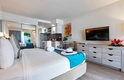 Grand Case Resort | Dreamy Coastal Suite | Paddle, Snorkel, Dine & Explore in Tranquility