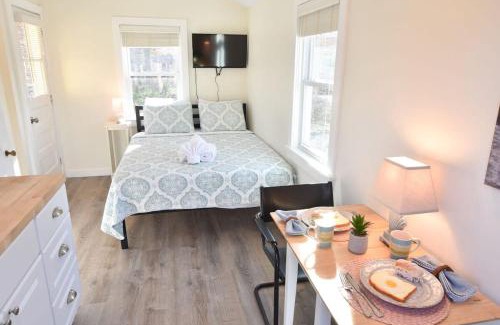 North Eastham House | Dreamy Cottage for Two Close to Beaches
