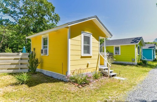 Eastham Apartment | Dreamy Cottage for Two! Close to Beaches!