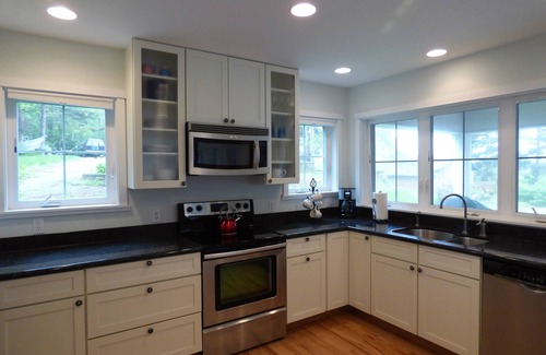 Neskowin House | Dreamy Cottage Near Beach, 1.5 Wooded Acres, Free EV Charger!