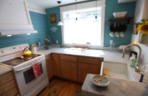 Charlevoix House | Dreamy Cottage, Perfect Location to Lakes and Town! Cutest Cottage in Charlevoix