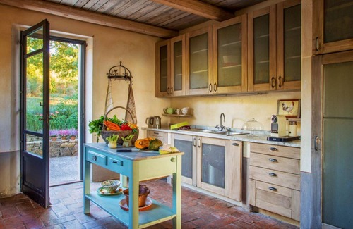 San Casciano dei Bagni Villa | Dreamy Villa in Val d'Orcia. Airco, Heated Pool