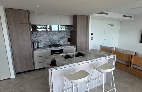 Brisbane Central Business District Apartment | Dreamy Queens Wharf luxury pad w car park