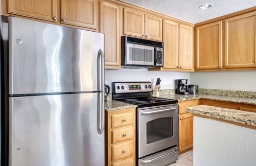 Santa Clara Apartment | Dreamy Santa Clara 2BR w/Gym, Pool & W/D, walk to Safeway, by Blueground