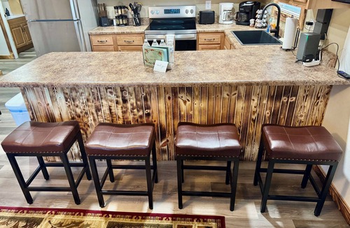 Mountain Grove House | Drew’s Delight - Relax in Comfort! Modern, Fully Remodeled, No Stairs!