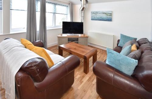 Westleigh House | Drift Away