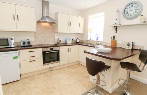 Amble Apartment | DRIFTWOOD APARTMENT, family friendly, with a garden in Amble