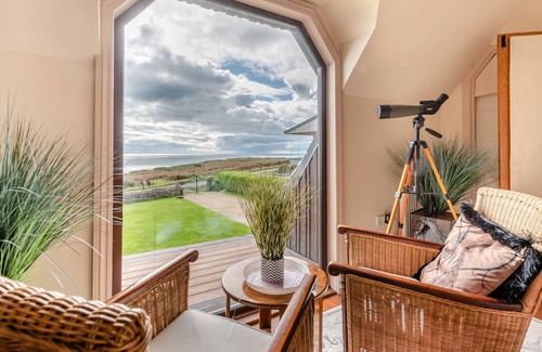 Southgate House | Driftwood House - Four Bedroom House, Sleeps 8