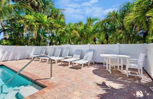 Holmes Beach Hotel | Driftwood Villas at Anna Maria Island Inn