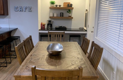 Tulsa House | Driller’s Den III Newly Remodled-4 bdrm/3 bath-Close to Expo and Midtown