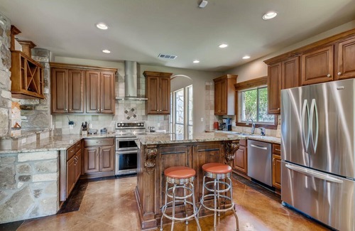 Austin House | Dripping Springs Hill Country Fall/Winter SALE New Stays 2nts get 30% Off 3rd!