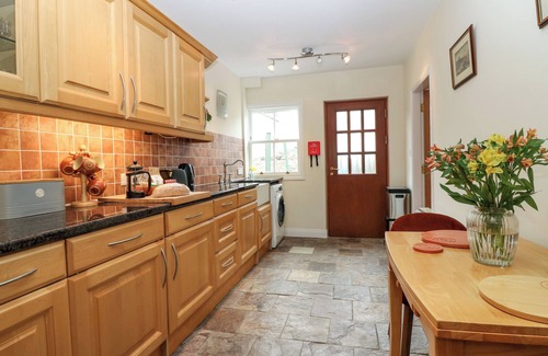 Norham House | DROMORE COTTAGE, pet friendly, character holiday cottage in Norham