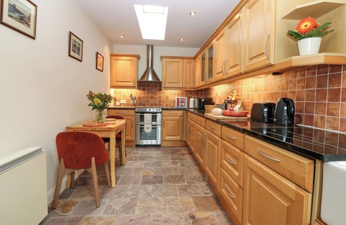 Norham House | DROMORE COTTAGE, pet friendly, character holiday cottage in Norham