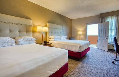 Wetmore Hotel | Drury Inn & Suites Near La Cantera Parkway