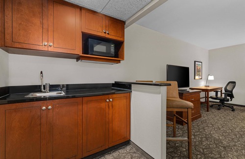 Creve Coeur Hotel | Drury Plaza Hotel St. Louis Creve Coeur