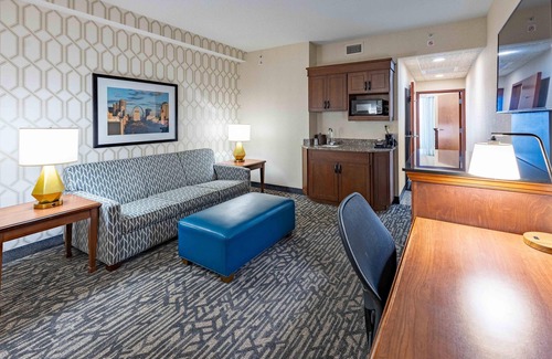 Chesterfield Hotel | Drury Plaza Hotel St. Louis Chesterfield